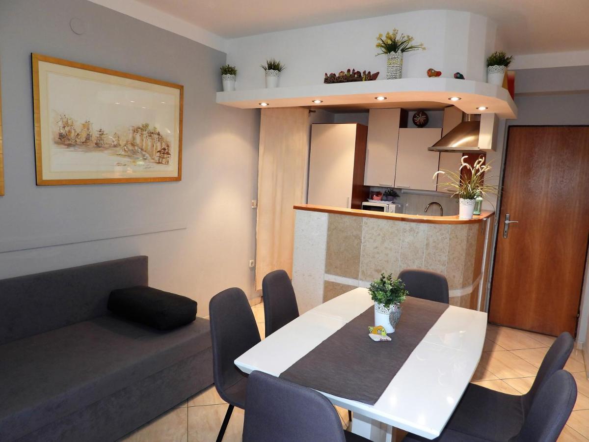 Apartment Loncar Gradac (Split-Dalmatia)